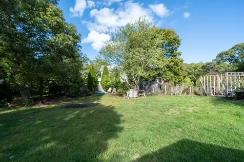 26 Hampson Avenue Oak Bluffs MA 02557