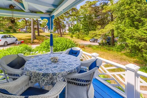 17 John Wesley Avenue Oak Bluffs MA 02557