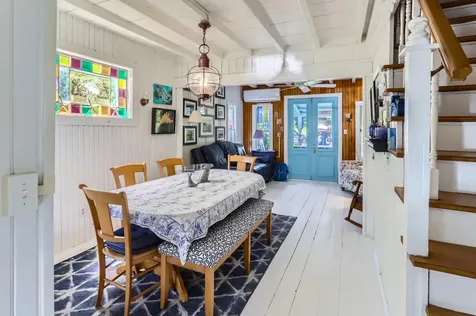 17 John Wesley Avenue Oak Bluffs MA 02557