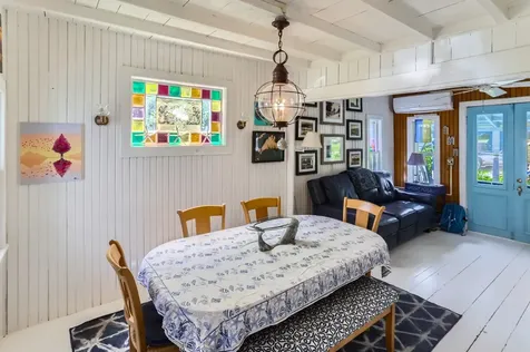 17 John Wesley Avenue Oak Bluffs MA 02557