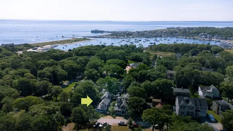 17 John Wesley Avenue Oak Bluffs MA 02557