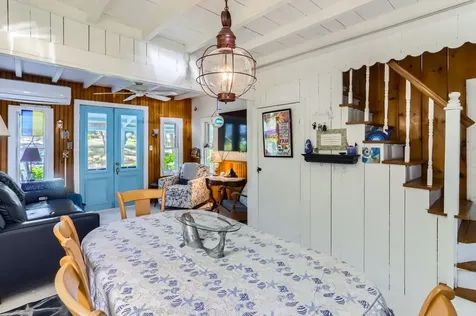 17 John Wesley Avenue Oak Bluffs MA 02557