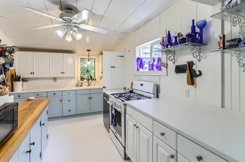 17 John Wesley Avenue Oak Bluffs MA 02557