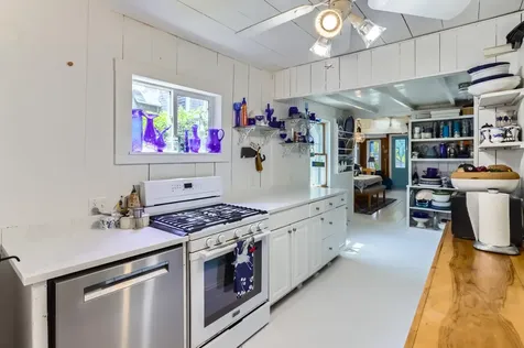 17 John Wesley Avenue Oak Bluffs MA 02557