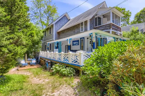 17 John Wesley Avenue Oak Bluffs MA 02557