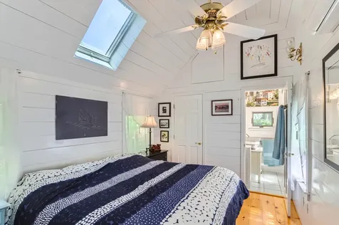 17 John Wesley Avenue Oak Bluffs MA 02557