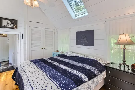 17 John Wesley Avenue Oak Bluffs MA 02557