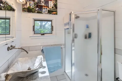 17 John Wesley Avenue Oak Bluffs MA 02557