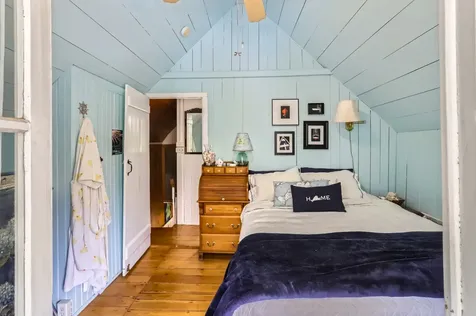 17 John Wesley Avenue Oak Bluffs MA 02557