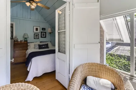 17 John Wesley Avenue Oak Bluffs MA 02557