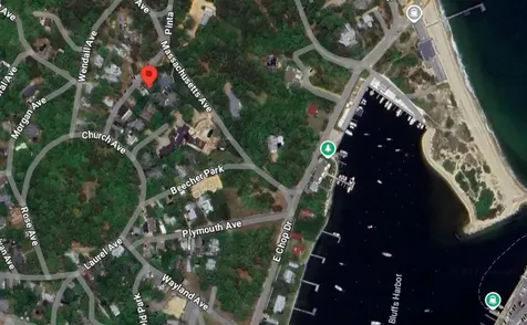 17 John Wesley Avenue Oak Bluffs MA 02557