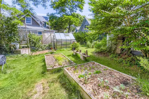 17 John Wesley Avenue Oak Bluffs MA 02557