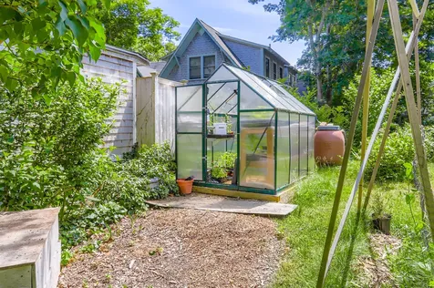 17 John Wesley Avenue Oak Bluffs MA 02557