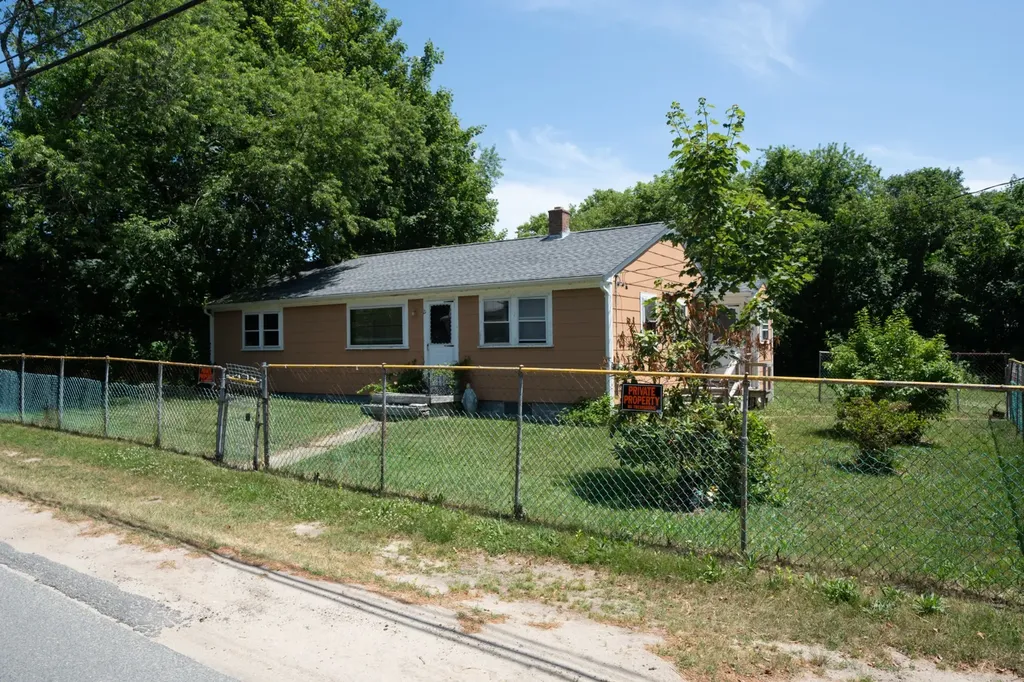 21 Norris Avenue Oak Bluffs MA 02557