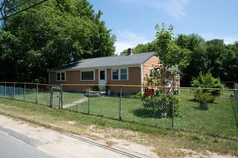 21 Norris Avenue Oak Bluffs MA 02557