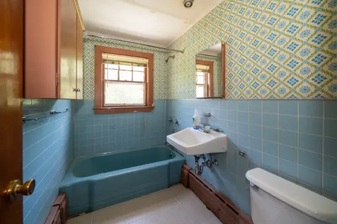 21 Norris Avenue Oak Bluffs MA 02557