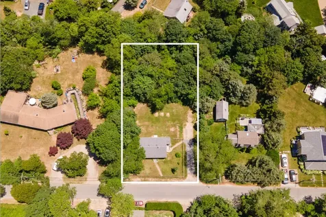 21 Norris Avenue Oak Bluffs MA 02557