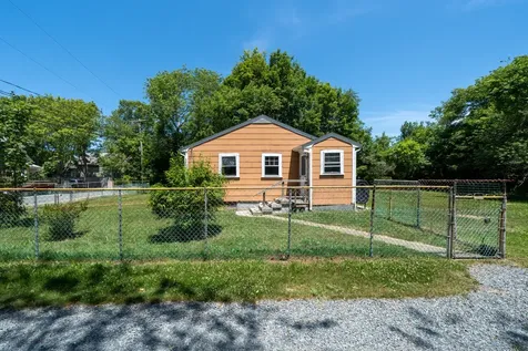 21 Norris Avenue Oak Bluffs MA 02557