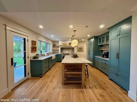 60 Meetinghouse Road Chilmark MA 02535