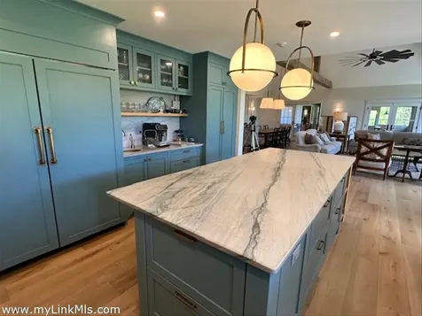 60 Meetinghouse Road Chilmark MA 02535