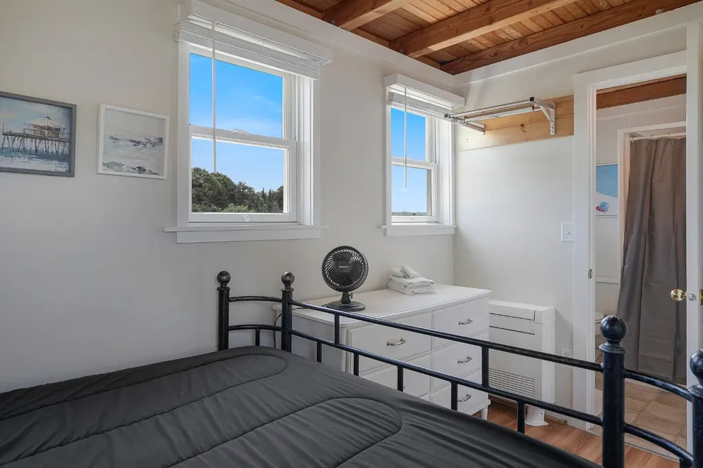 32 Beach Road Oak Bluffs MA 02557