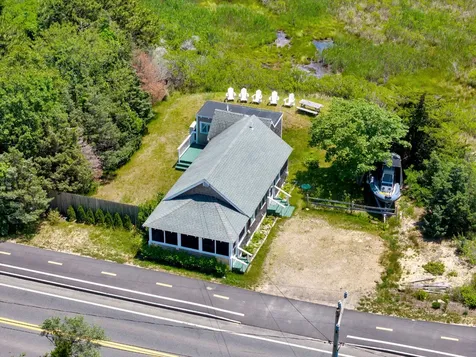 32 Beach Road Oak Bluffs MA 02557