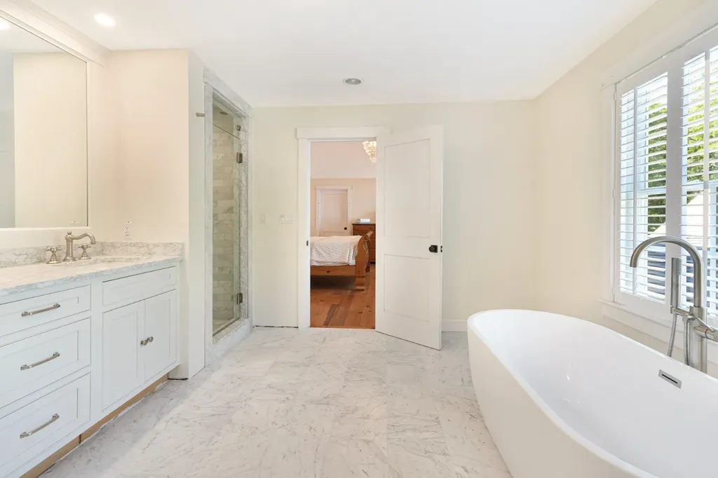 53 Stoney Hill Road West Tisbury MA 02575