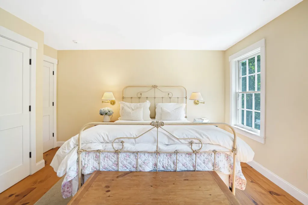 53 Stoney Hill Road West Tisbury MA 02575