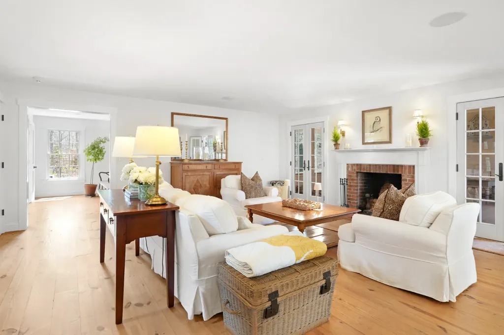 53 Stoney Hill Road West Tisbury MA 02575