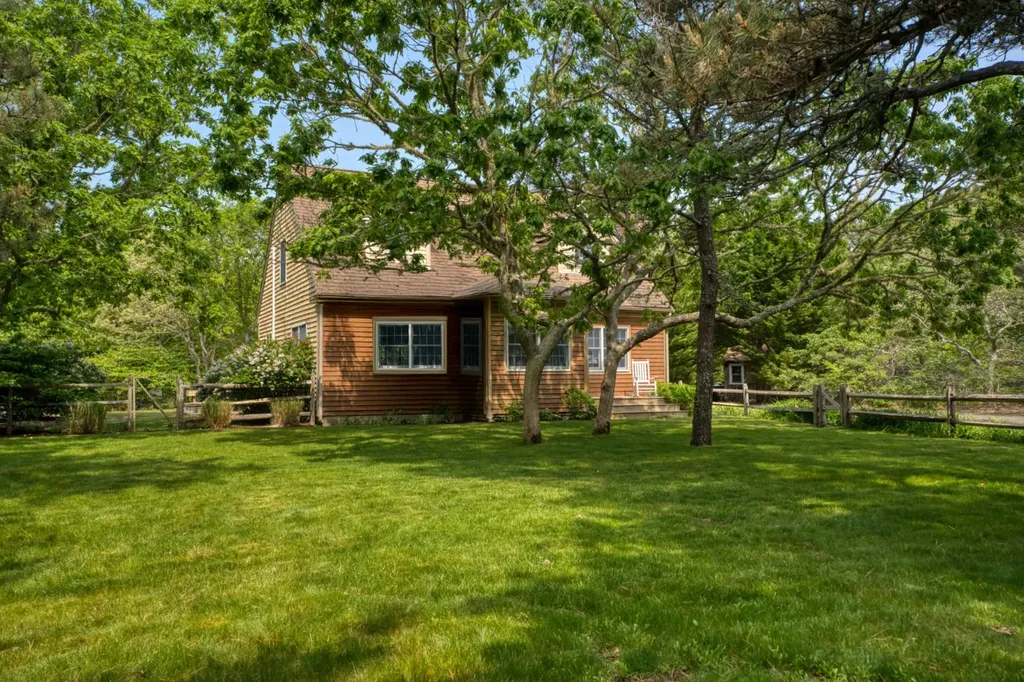 111 Charles Neck Way West Tisbury MA 02575