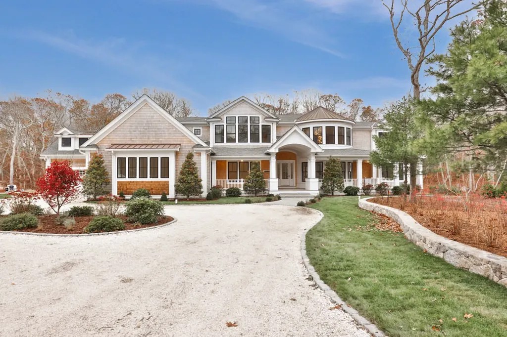 14 Trapps Pond Road Edgartown MA 02539