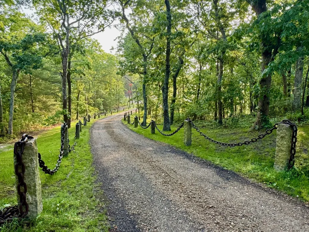 14 Trapps Pond Road Edgartown MA 02539