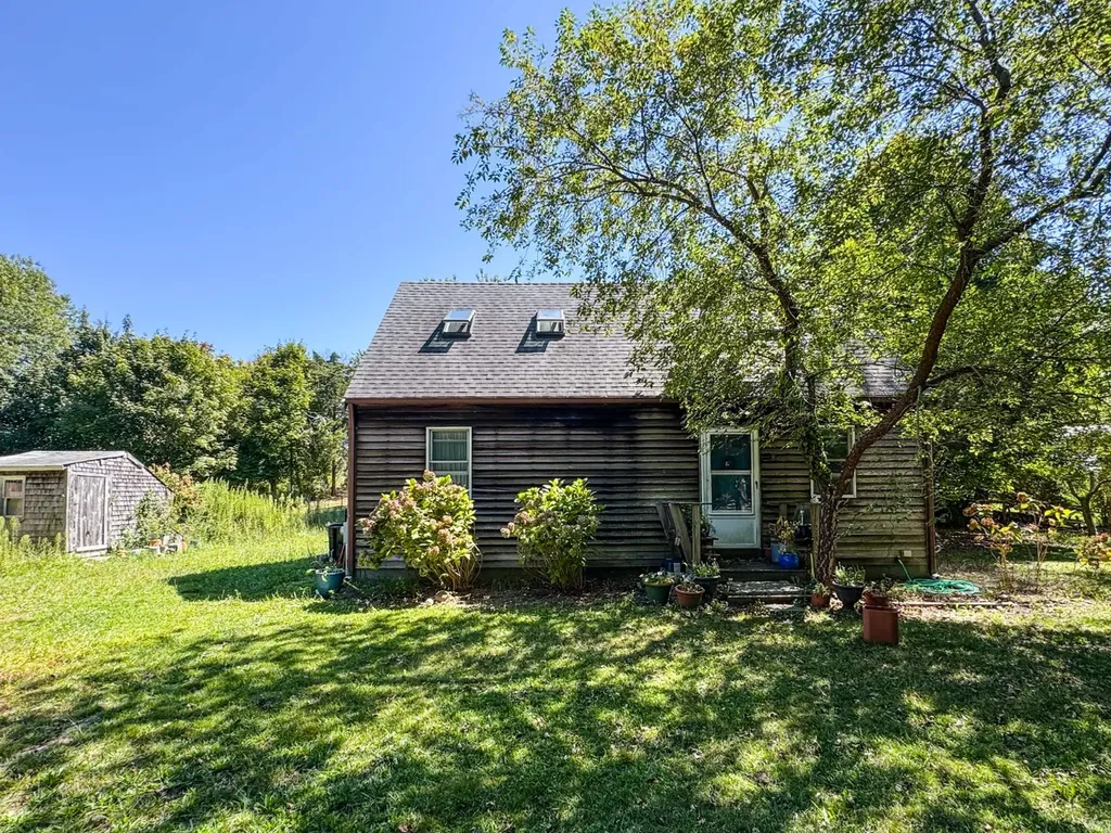 8 Hitchings Circle Oak Bluffs MA 02557