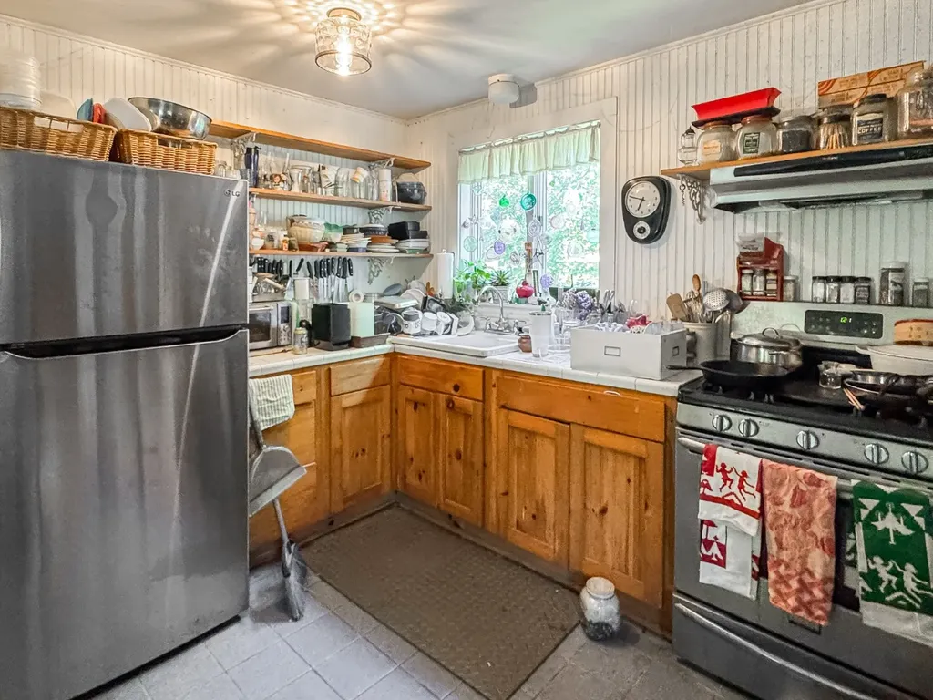 8 Hitchings Circle Oak Bluffs MA 02557