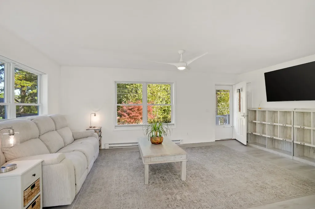 72 Washington Avenue Oak Bluffs MA 02557