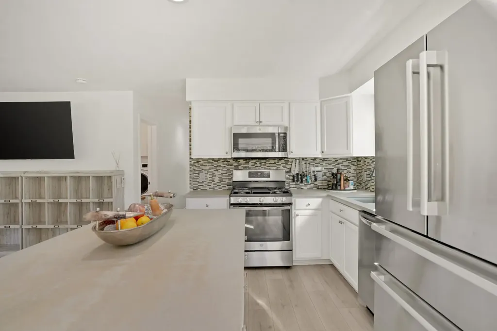 72 Washington Avenue Oak Bluffs MA 02557