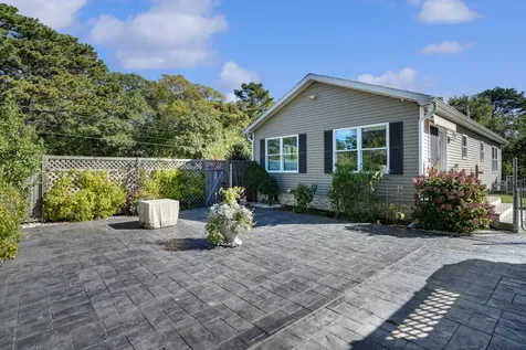 72 Washington Avenue Oak Bluffs MA 02557