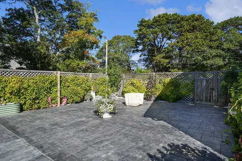 72 Washington Avenue Oak Bluffs MA 02557