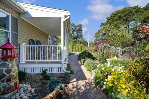 72 Washington Avenue Oak Bluffs MA 02557