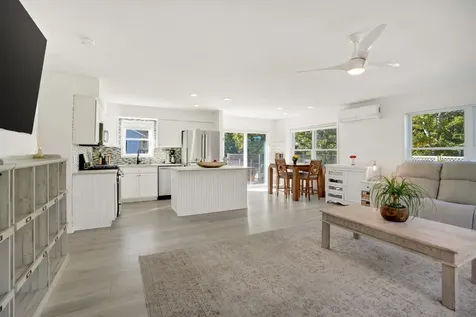 72 Washington Avenue Oak Bluffs MA 02557