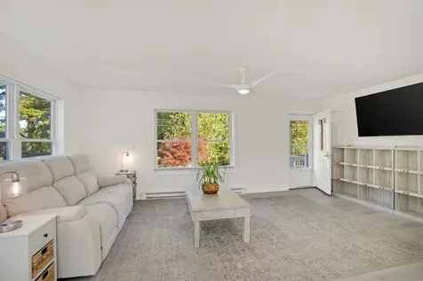 72 Washington Avenue Oak Bluffs MA 02557