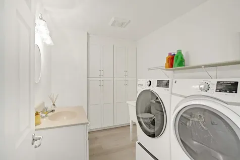 72 Washington Avenue Oak Bluffs MA 02557