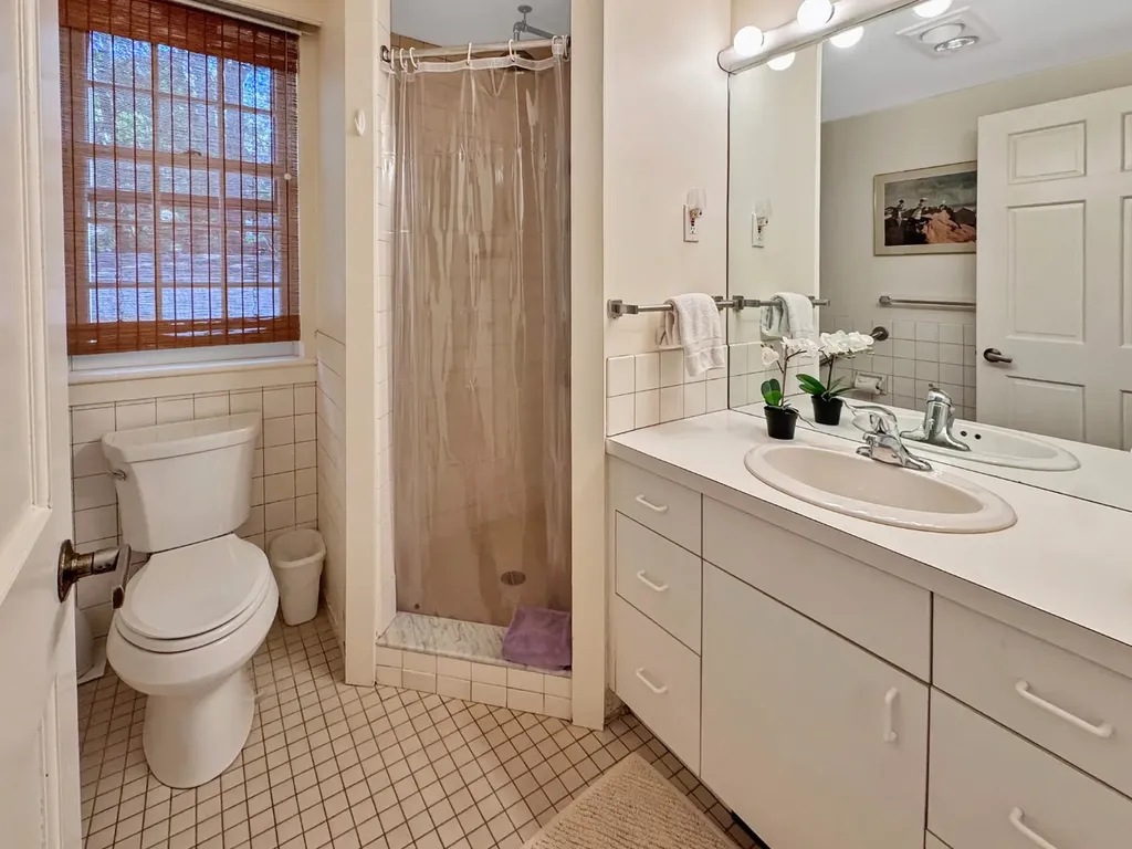 11 Ephriam Allen Road West Tisbury MA 02575