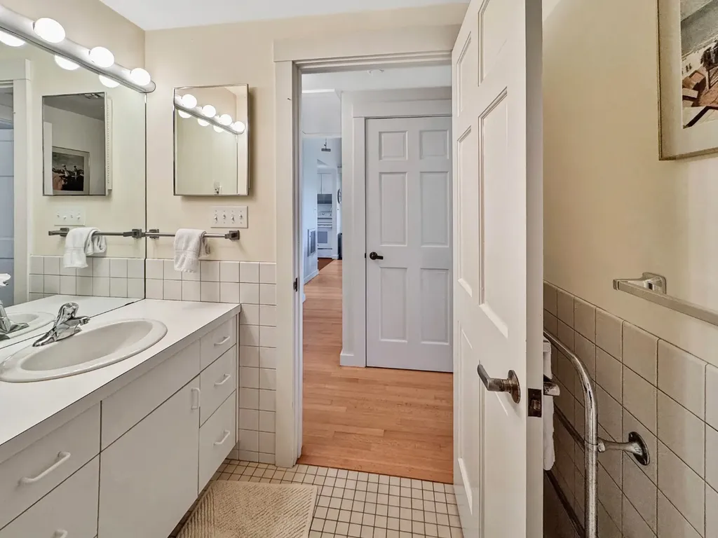 11 Ephriam Allen Road West Tisbury MA 02575