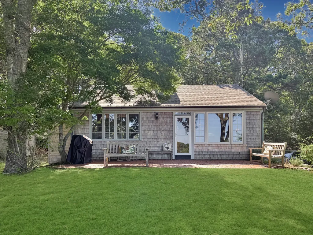 11 Ephriam Allen Road West Tisbury MA 02575