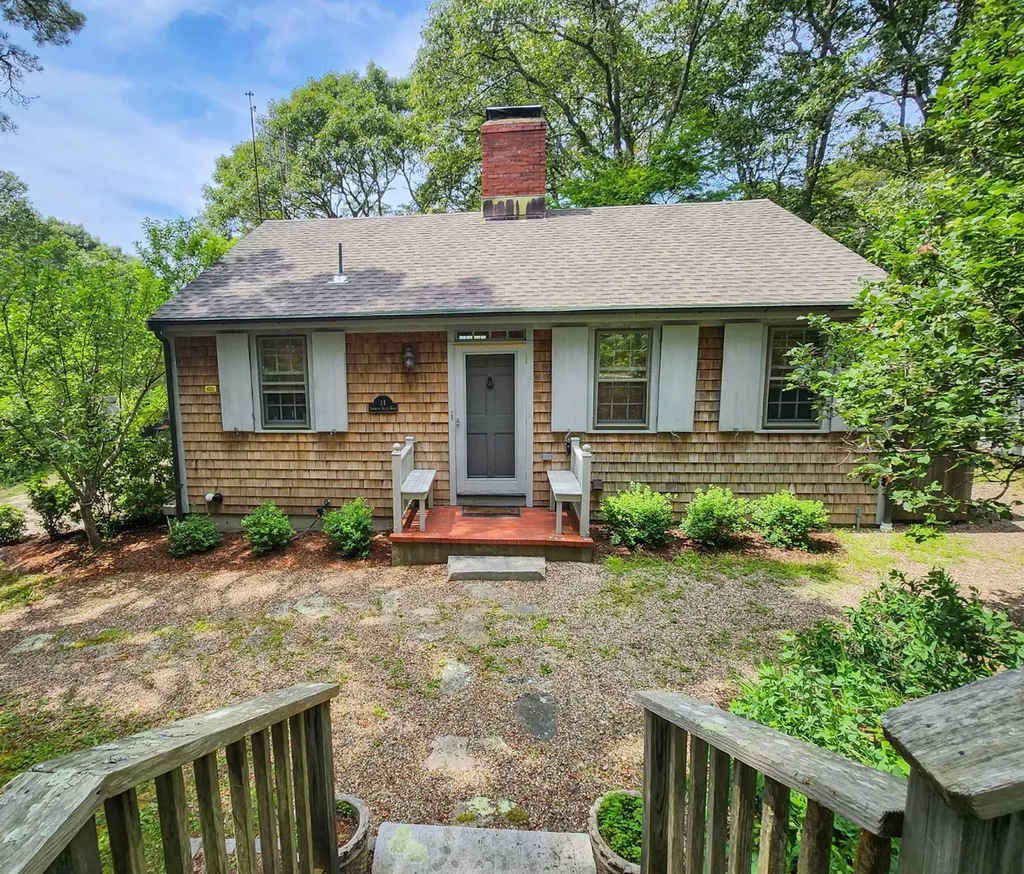 11 Ephriam Allen Road West Tisbury MA 02575