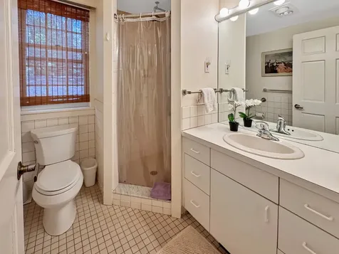 11 Ephriam Allen Road West Tisbury MA 02575