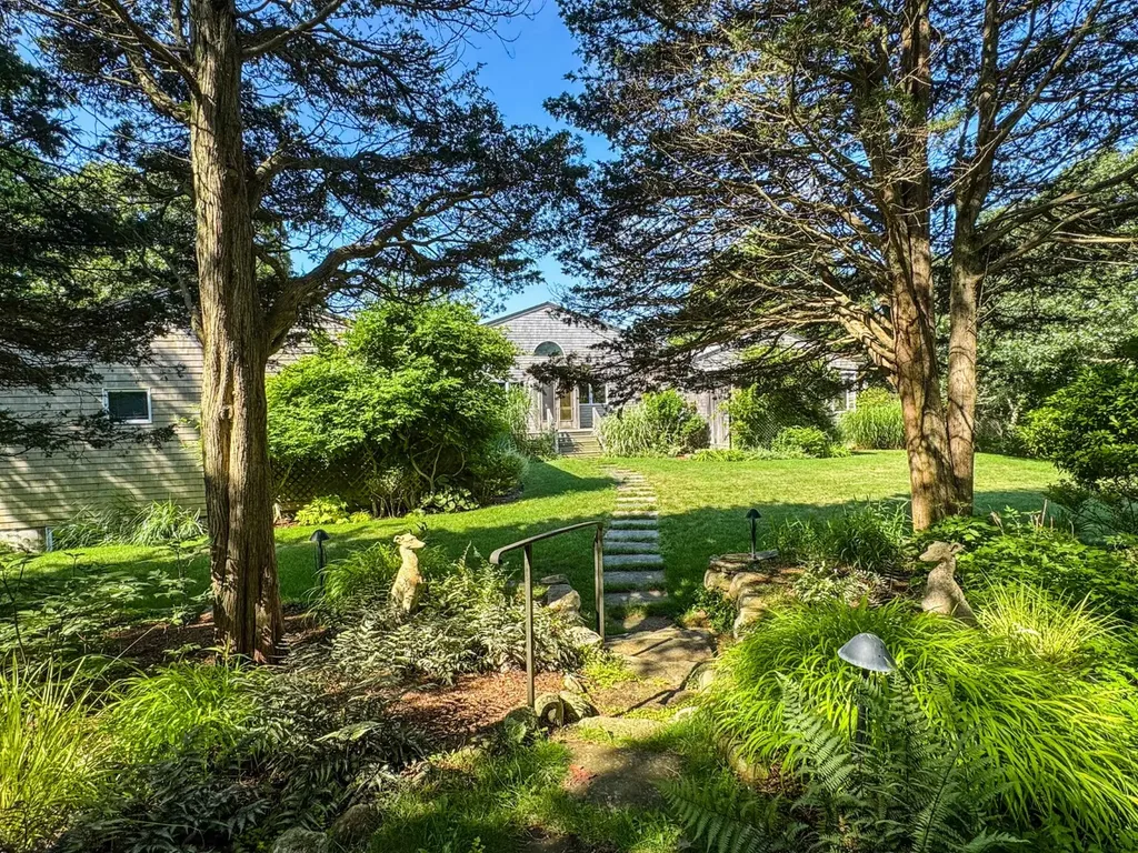 18 Homeward Way Chilmark MA 02535