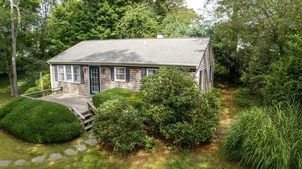 73 & 0 Old Country Lane Vineyard Haven MA 02568