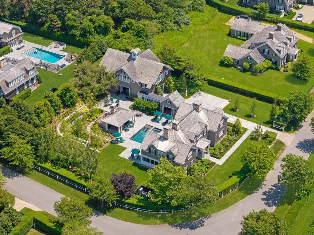 3 Field Club Lane Edgartown MA 02539